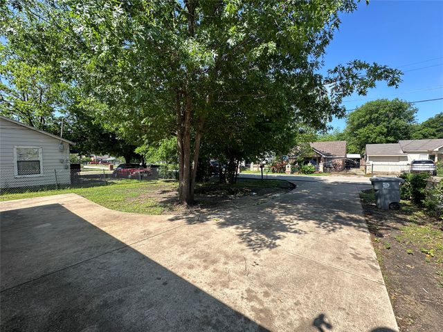 726 Elkhart Avenue, Dallas, TX 75217