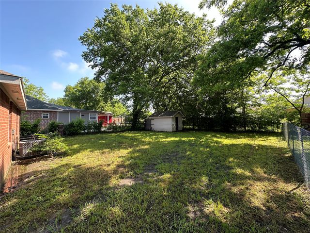 726 Elkhart Avenue, Dallas, TX 75217