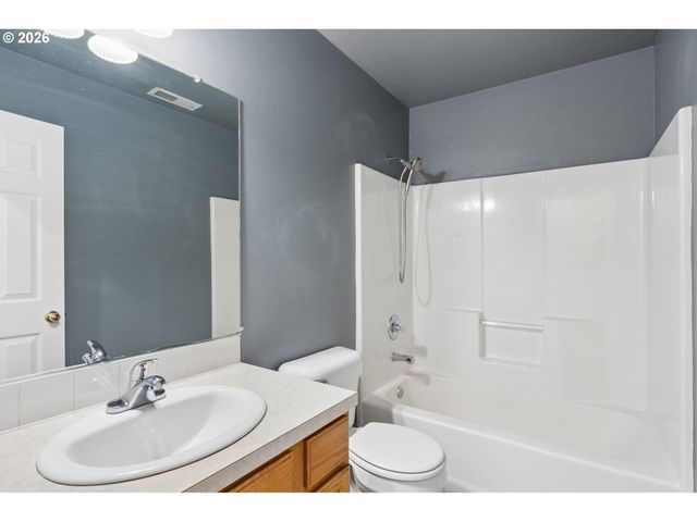 13661 Se ELLEN Dr, Clackamas, OR 97015