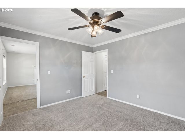 13661 Se ELLEN Dr, Clackamas, OR 97015