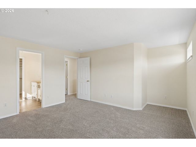 13661 Se ELLEN Dr, Clackamas, OR 97015