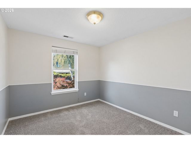 13661 Se ELLEN Dr, Clackamas, OR 97015