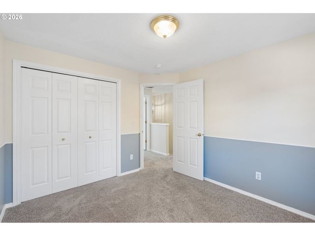 13661 Se ELLEN Dr, Clackamas, OR 97015