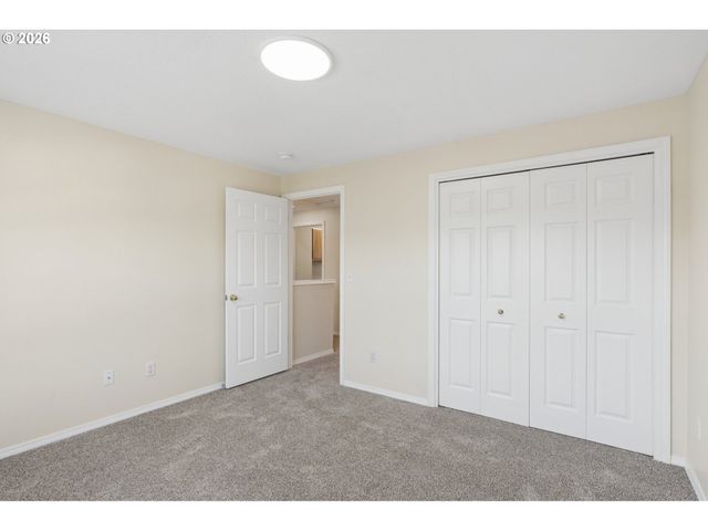 13661 Se ELLEN Dr, Clackamas, OR 97015
