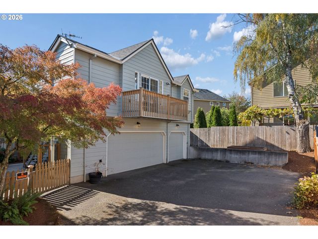 13661 Se ELLEN Dr, Clackamas, OR 97015