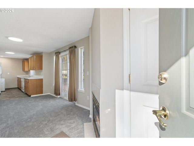 13661 Se ELLEN Dr, Clackamas, OR 97015