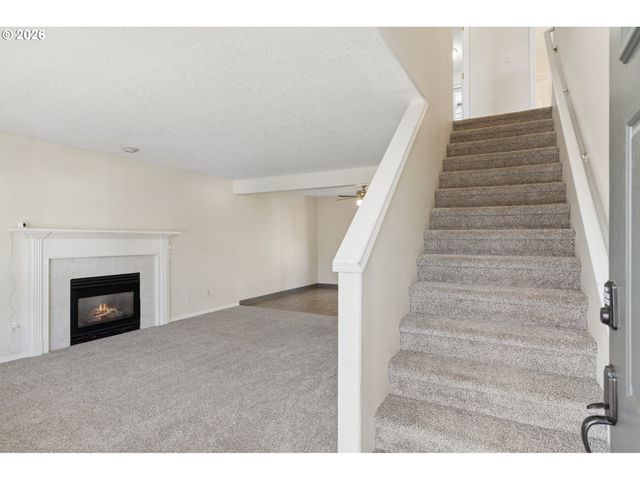 13661 Se ELLEN Dr, Clackamas, OR 97015