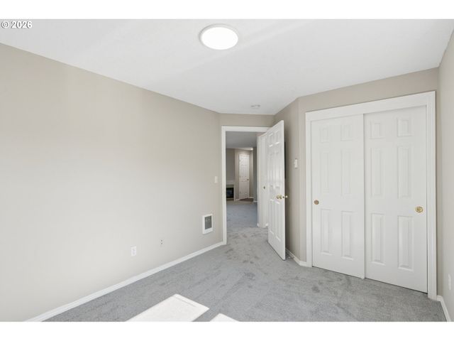 13661 Se ELLEN Dr, Clackamas, OR 97015