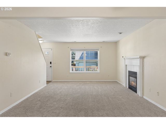 13661 Se ELLEN Dr, Clackamas, OR 97015