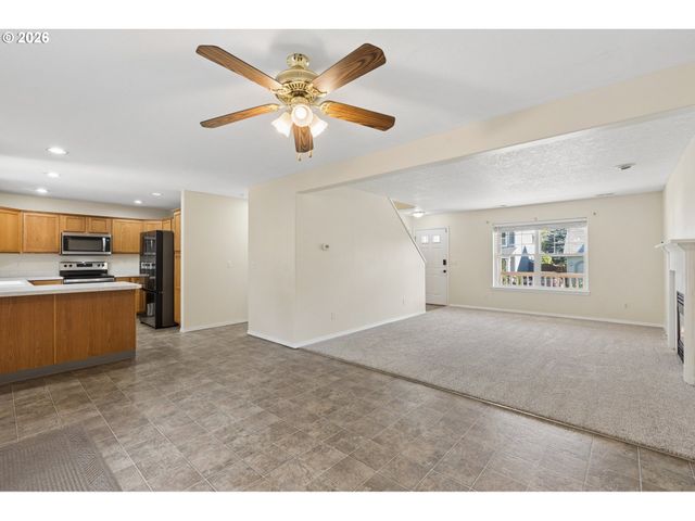 13661 Se ELLEN Dr, Clackamas, OR 97015