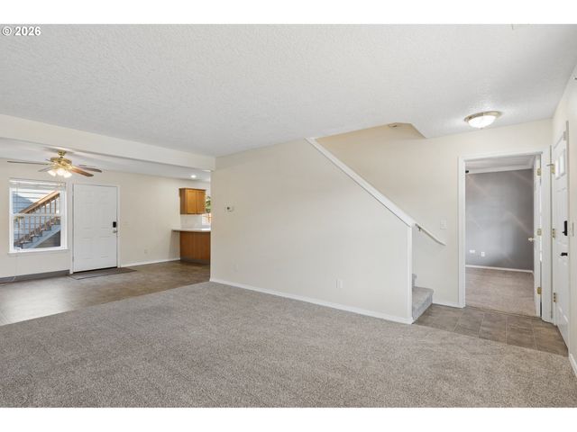 13661 Se ELLEN Dr, Clackamas, OR 97015