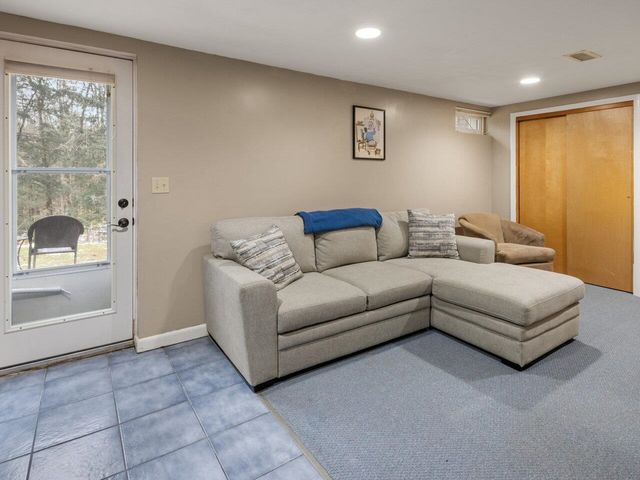 55 Foster Road, Essex, VT 05452