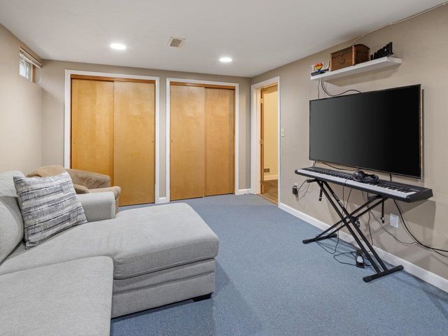 55 Foster Road, Essex, VT 05452