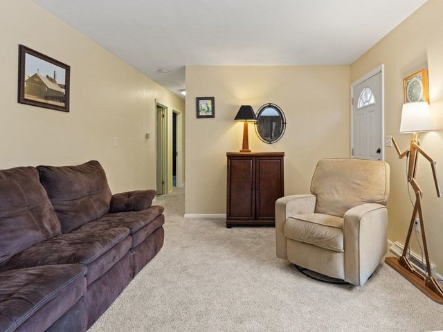 55 Foster Road, Essex, VT 05452