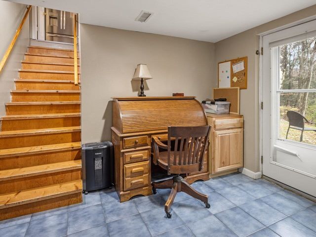 55 Foster Road, Essex, VT 05452