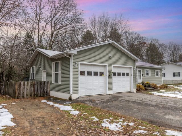 55 Foster Road, Essex, VT 05452