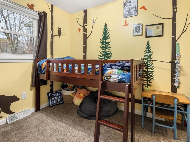 55 Foster Road, Essex, VT 05452