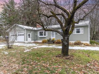 55 Foster Road, Essex, VT 05452
