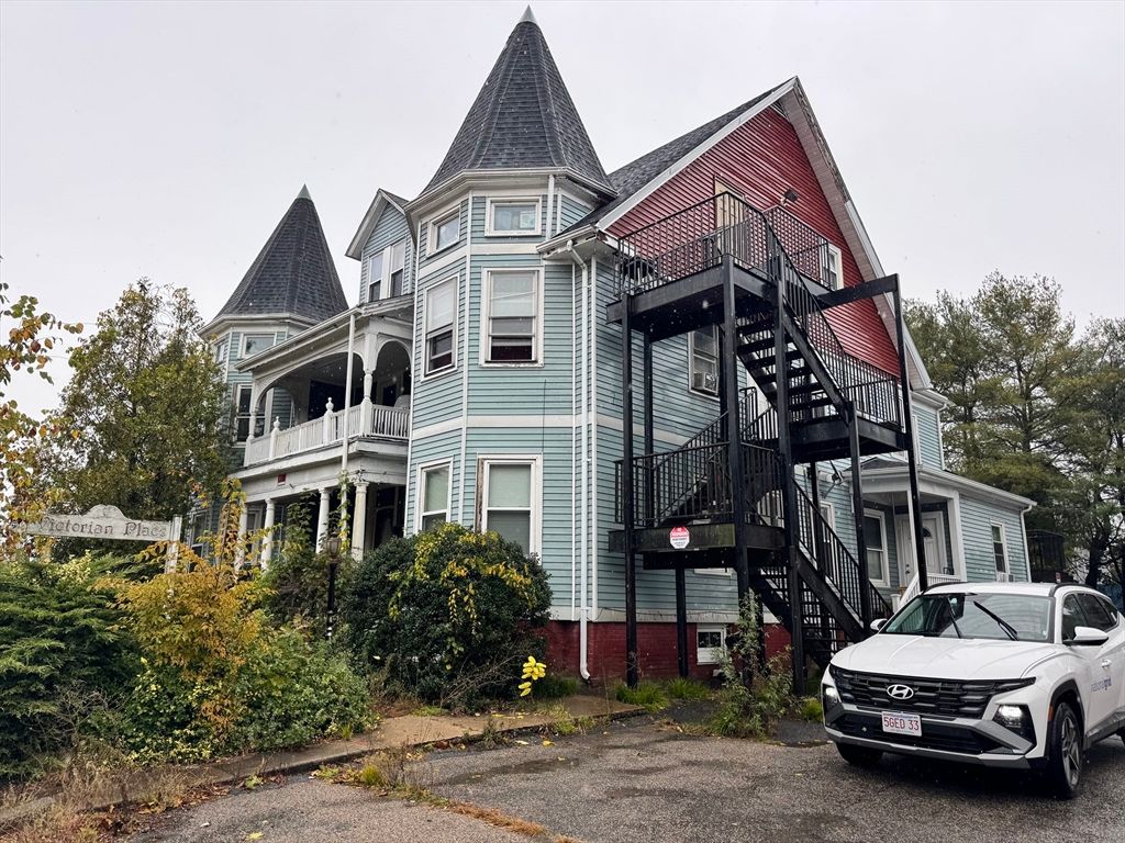 41 Pleasant St 1, Attleboro, MA 02703