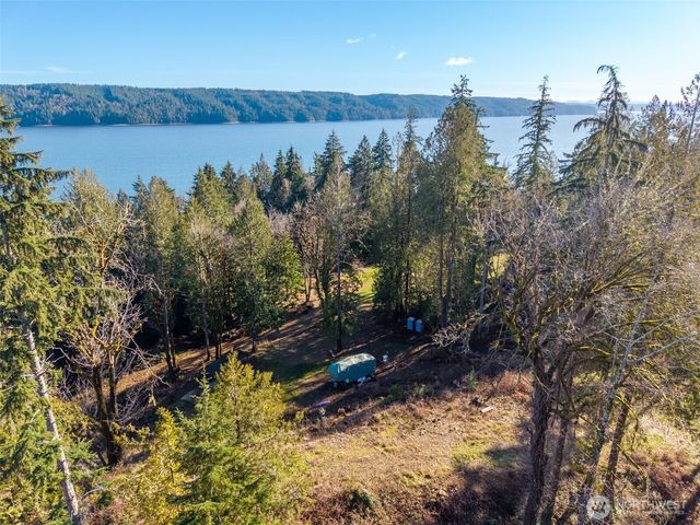 123 N Hwy 101, Hoodsport, WA 98548