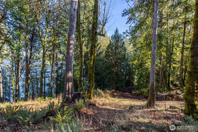 123 N Hwy 101, Hoodsport, WA 98548