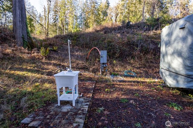 123 N Hwy 101, Hoodsport, WA 98548