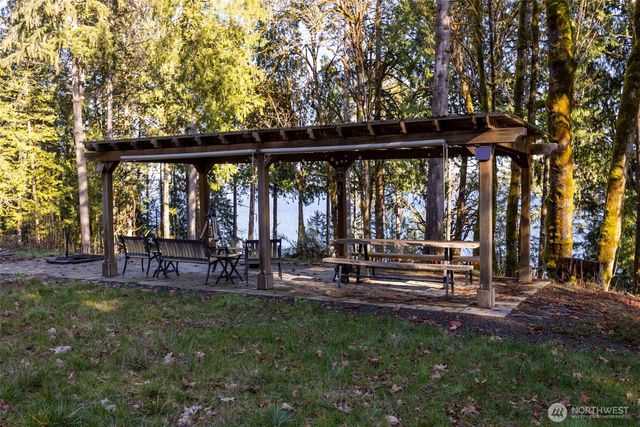 123 N Hwy 101, Hoodsport, WA 98548