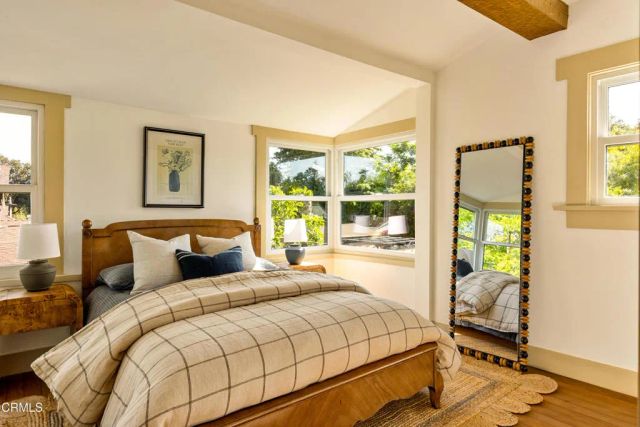 1785 N Los Robles Avenue, Pasadena, CA 91104