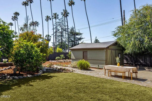 1785 N Los Robles Avenue, Pasadena, CA 91104