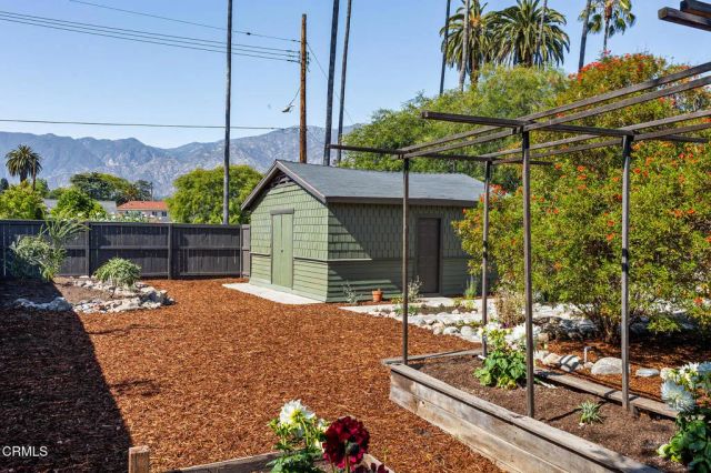 1785 N Los Robles Avenue, Pasadena, CA 91104