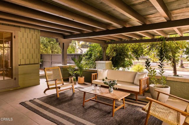 1785 N Los Robles Avenue, Pasadena, CA 91104