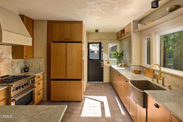 1785 N Los Robles Avenue, Pasadena, CA 91104