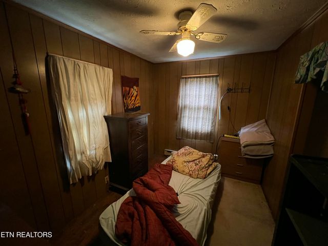 920 Oliver Springs Hwy, Clinton, TN 37716