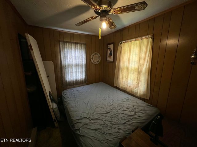 920 Oliver Springs Hwy, Clinton, TN 37716