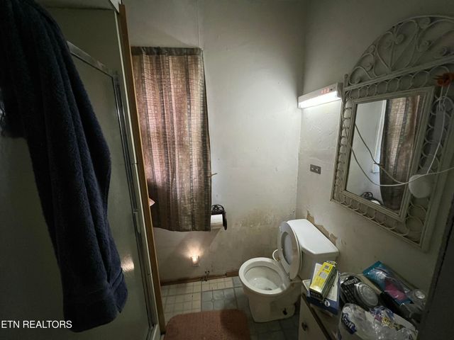 920 Oliver Springs Hwy, Clinton, TN 37716