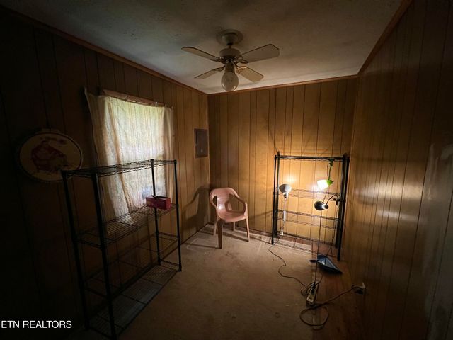 920 Oliver Springs Hwy, Clinton, TN 37716