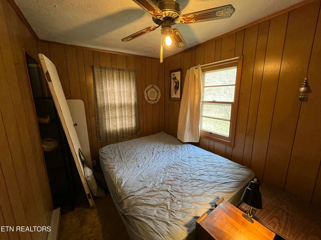 920 Oliver Springs Hwy, Clinton, TN 37716