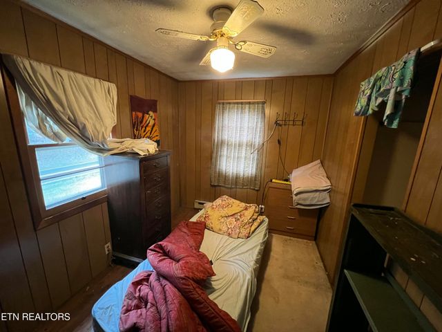 920 Oliver Springs Hwy, Clinton, TN 37716