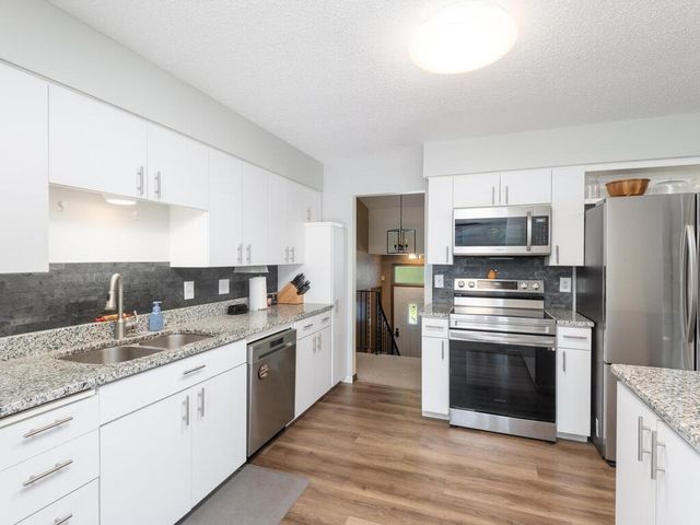 2955 Yosemite Avenue S, Saint Louis Park, MN 55416