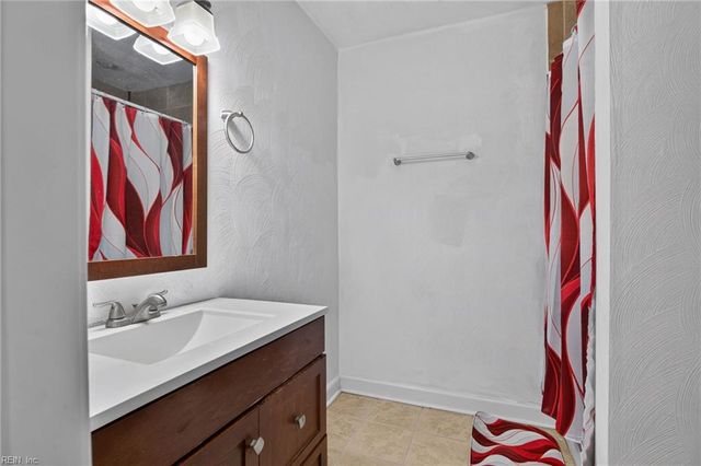713 Pelham DR, Hampton, VA 23669
