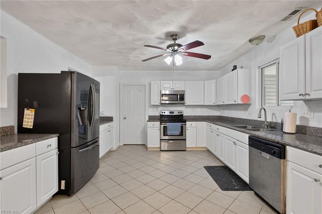 713 Pelham DR, Hampton, VA 23669