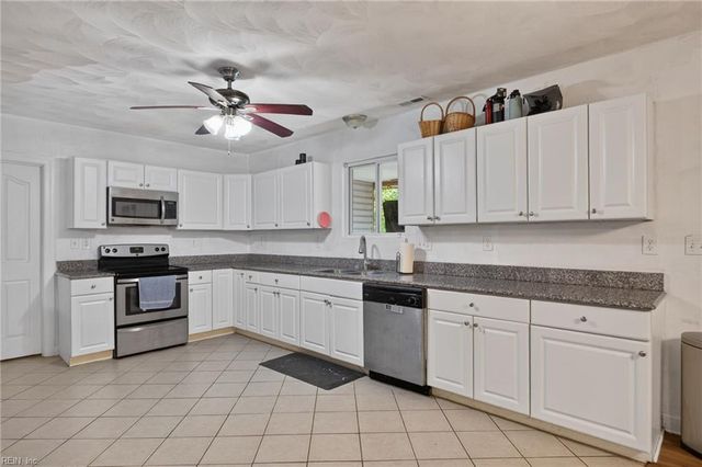 713 Pelham DR, Hampton, VA 23669