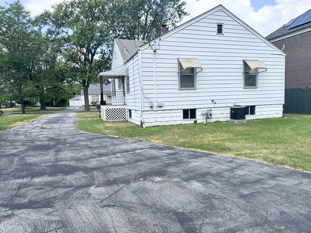 8339 Kraay Avenue, Munster, IN 46321
