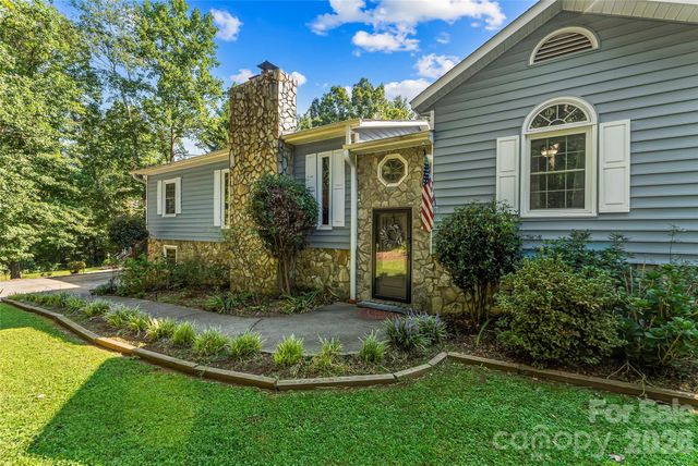 5468 Valley Run Street, Hickory, NC 28601