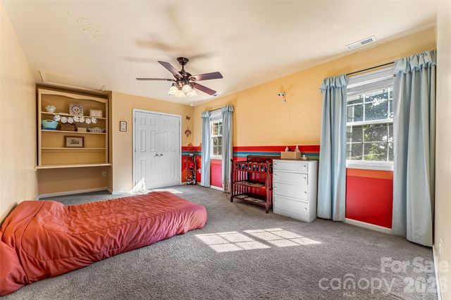 5468 Valley Run Street, Hickory, NC 28601