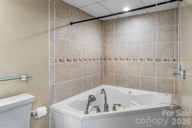 5468 Valley Run Street, Hickory, NC 28601