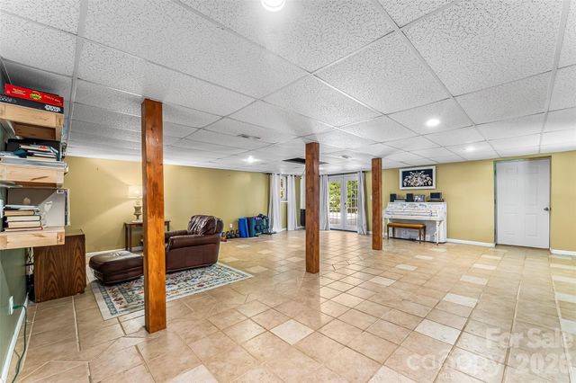 5468 Valley Run Street, Hickory, NC 28601