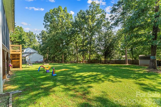 5468 Valley Run Street, Hickory, NC 28601