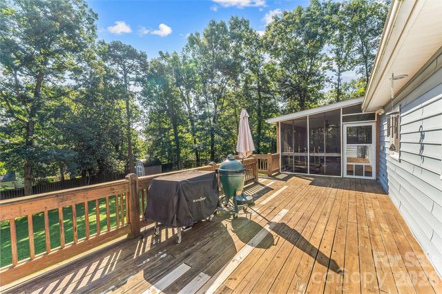 5468 Valley Run Street, Hickory, NC 28601