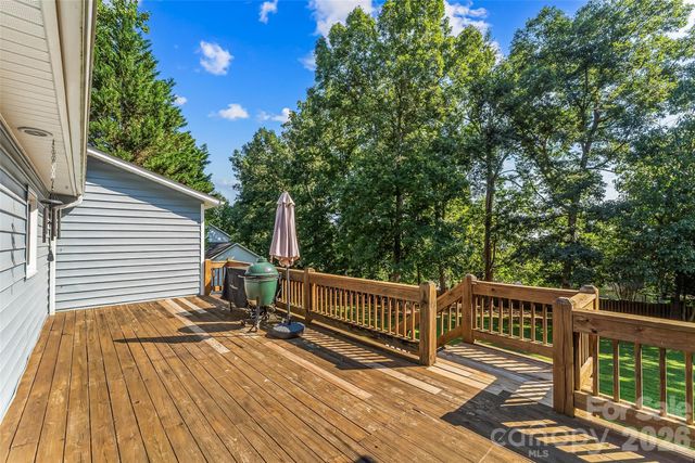 5468 Valley Run Street, Hickory, NC 28601